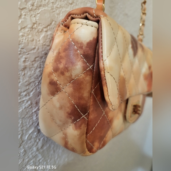 3 a.m. Forever Quilted Crossbody Shoulder Bag - Picture 2 of 11